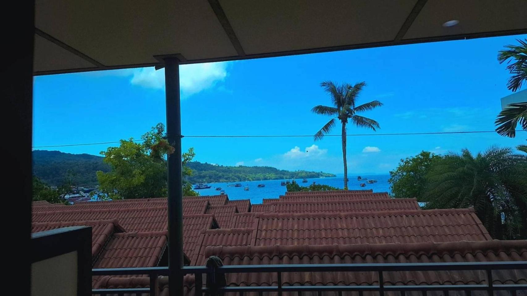 Phi Phi Sand Sea View Resort Exterior photo